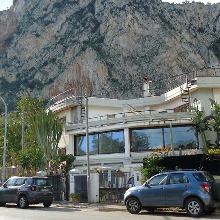 Residenza Don Camillo Villa Mondello Luaran gambar