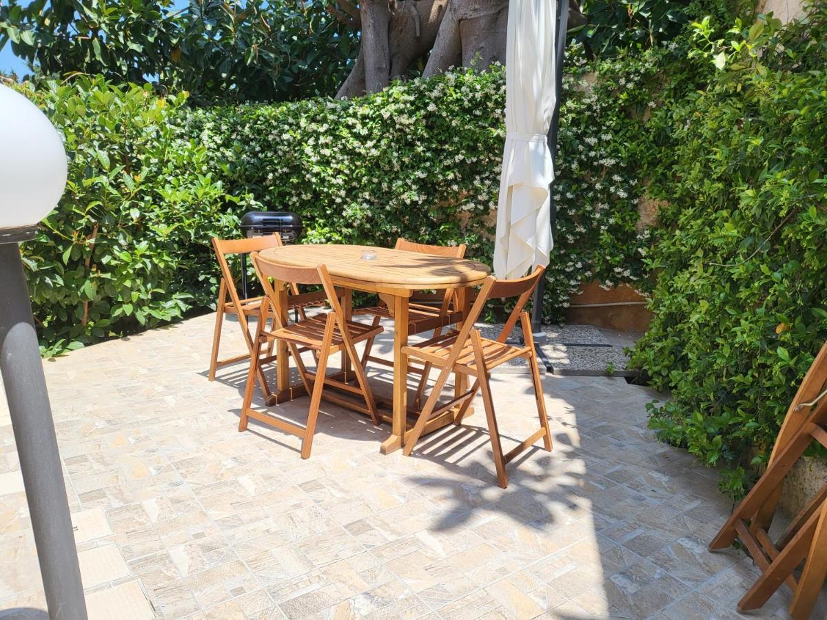 Residenza Don Camillo Villa Mondello Luaran gambar