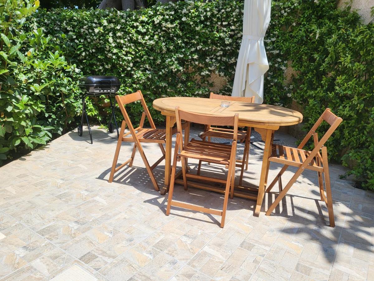 Residenza Don Camillo Villa Mondello Luaran gambar