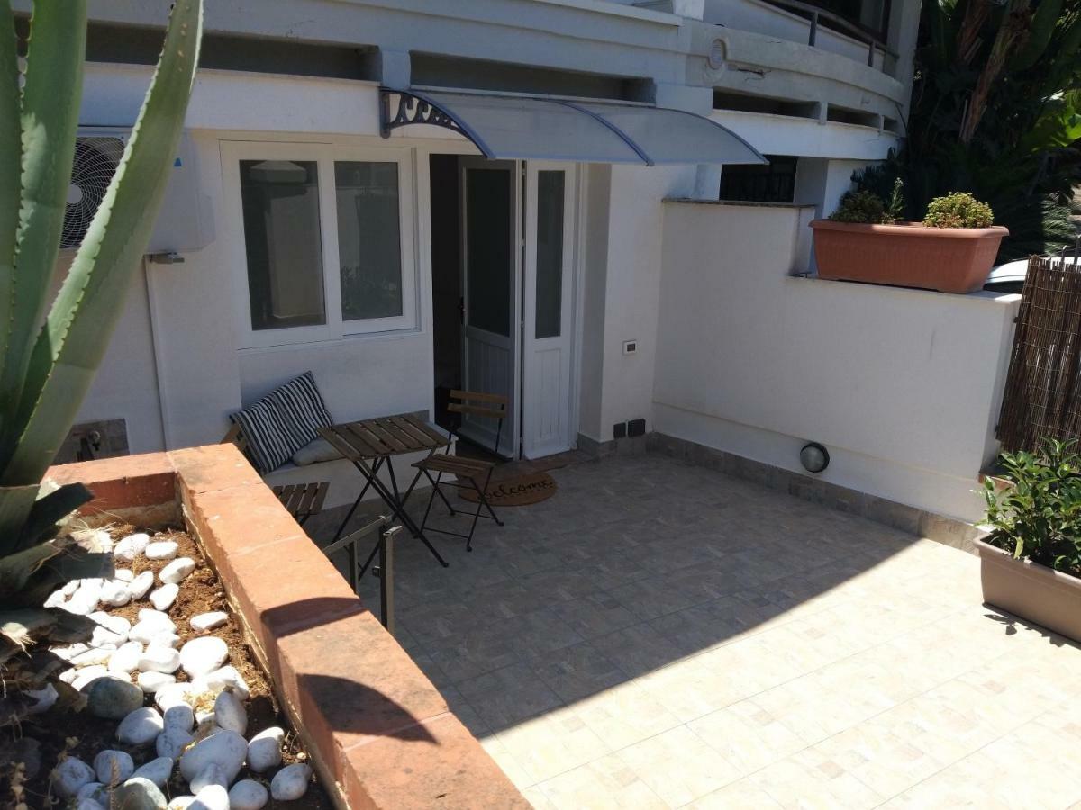 Residenza Don Camillo Villa Mondello Luaran gambar